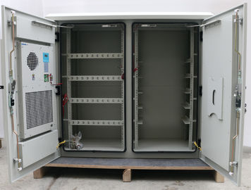 خزانة خارجية مثبتة على الحائط بمقصورتين 24U ، حاوية اتصالات خارجية مع مبادل حراري