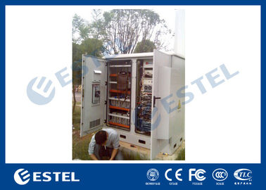 خزانة كهربائية خارجية للاتصالات مخصصة مع نظام مراقبة البيئة ، PDU ، نظام الطاقة ، البطارية