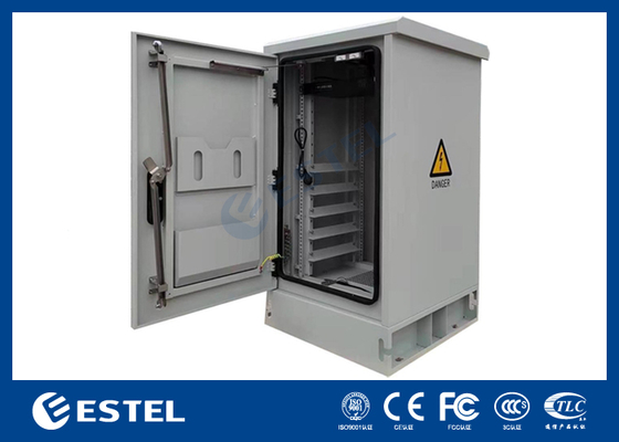 خزانة بطاريات خارجية IP55 22U مع نظام طاقة مقوم مدمج 9 كيلو واط 48 فولت تيار مستمر لتطبيقات الاتصالات