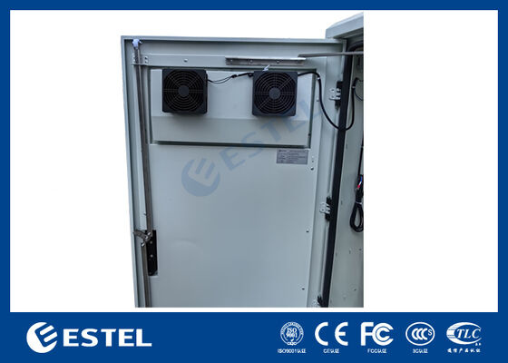خزانة رف خارجية مقاس 19 بوصة 32U بتصنيف IP65 مع مراوح تبريد وإضاءة LED وأمان لتطبيقات الاتصالات السلكية واللاسلكية والتطبيقات الصناعية