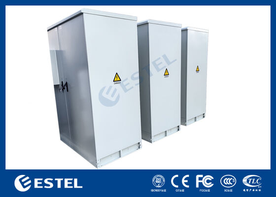 خزانة كهربائية خارجية مزدوجة المقصورات IP65 42U - RAL7035، فولاذ مجلفن 1.5 مم وبناء من الفولاذ المقاوم للصدأ SUS316 لتعزيز المتانة والحماية